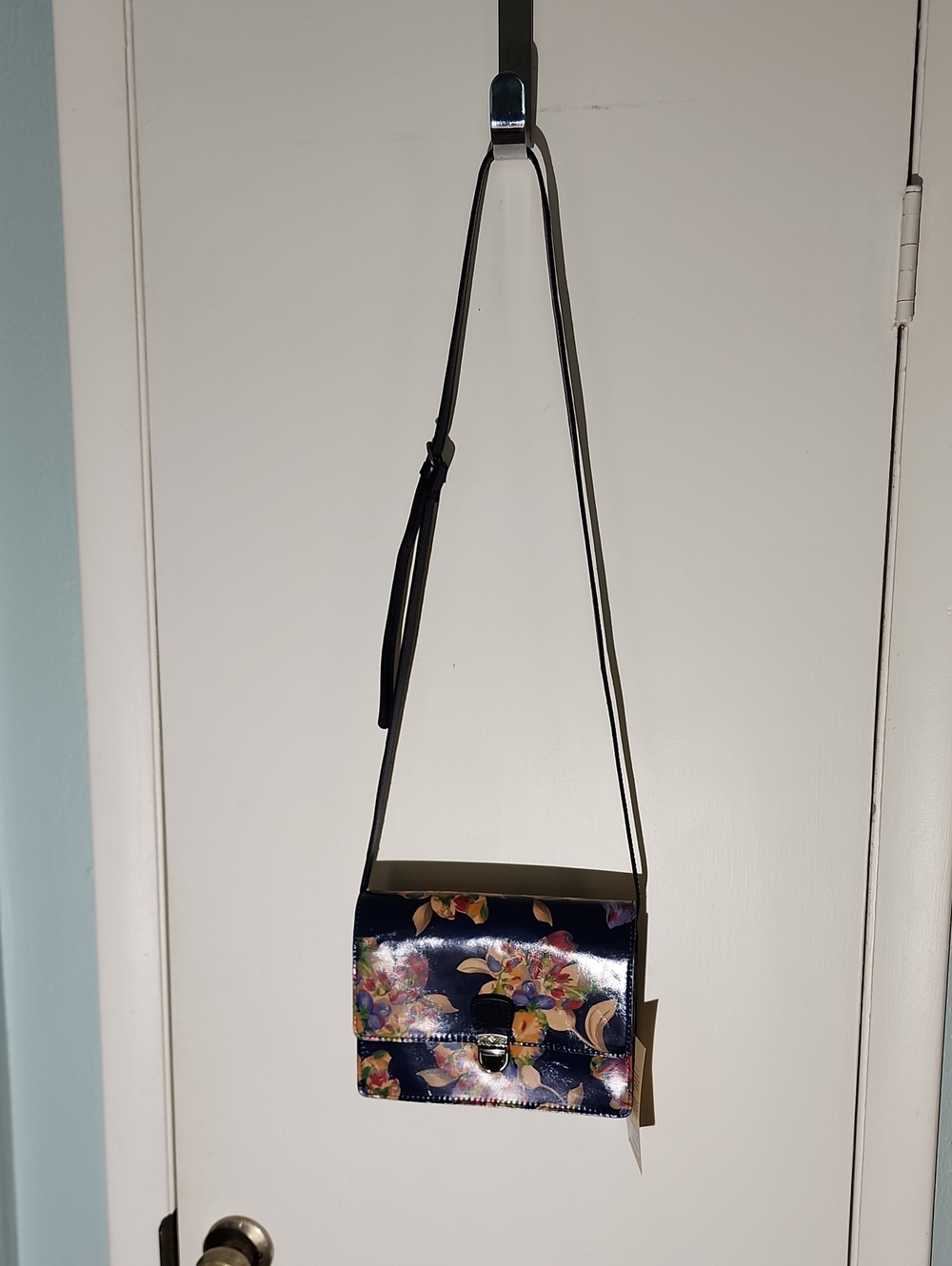 Patricia Nash Navy Floral Patent Crossbody With Bag NWT